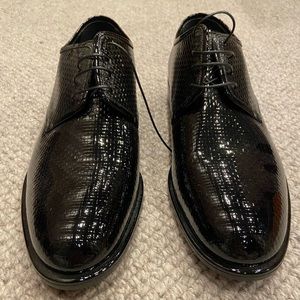 Louis Vuitton black patent leather dress shoes size 10
